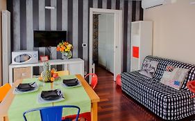 Guesthost - Milano Urban Penthouse